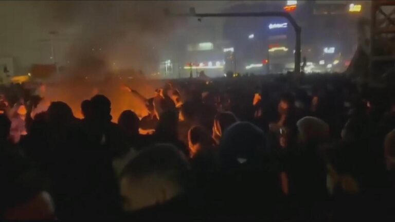 ira-tehran-protest-ugc-bonfire-20260111cr-1920x1080-1